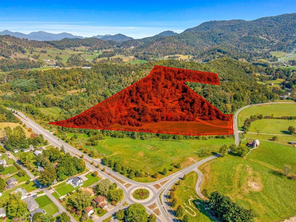 237 Ratcliff Cove Rd., Waynesville, NC 28786